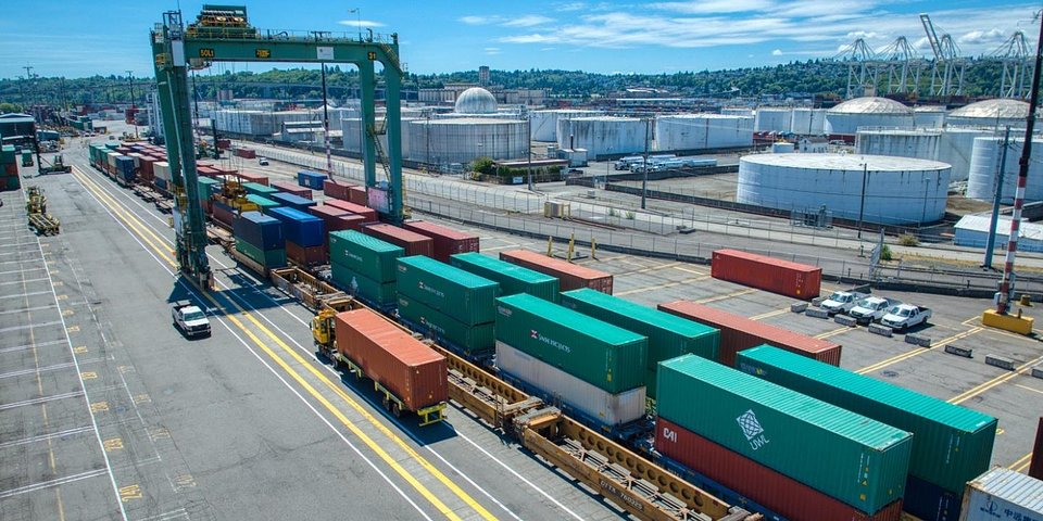 UWL & Swire Shipping's IPI solution connects Sun Chief Express cargo arriving in Seattle to markets in key Midwest cities such as Chicago, Cleveland, Columbus, Memphis, and Minneapolis.